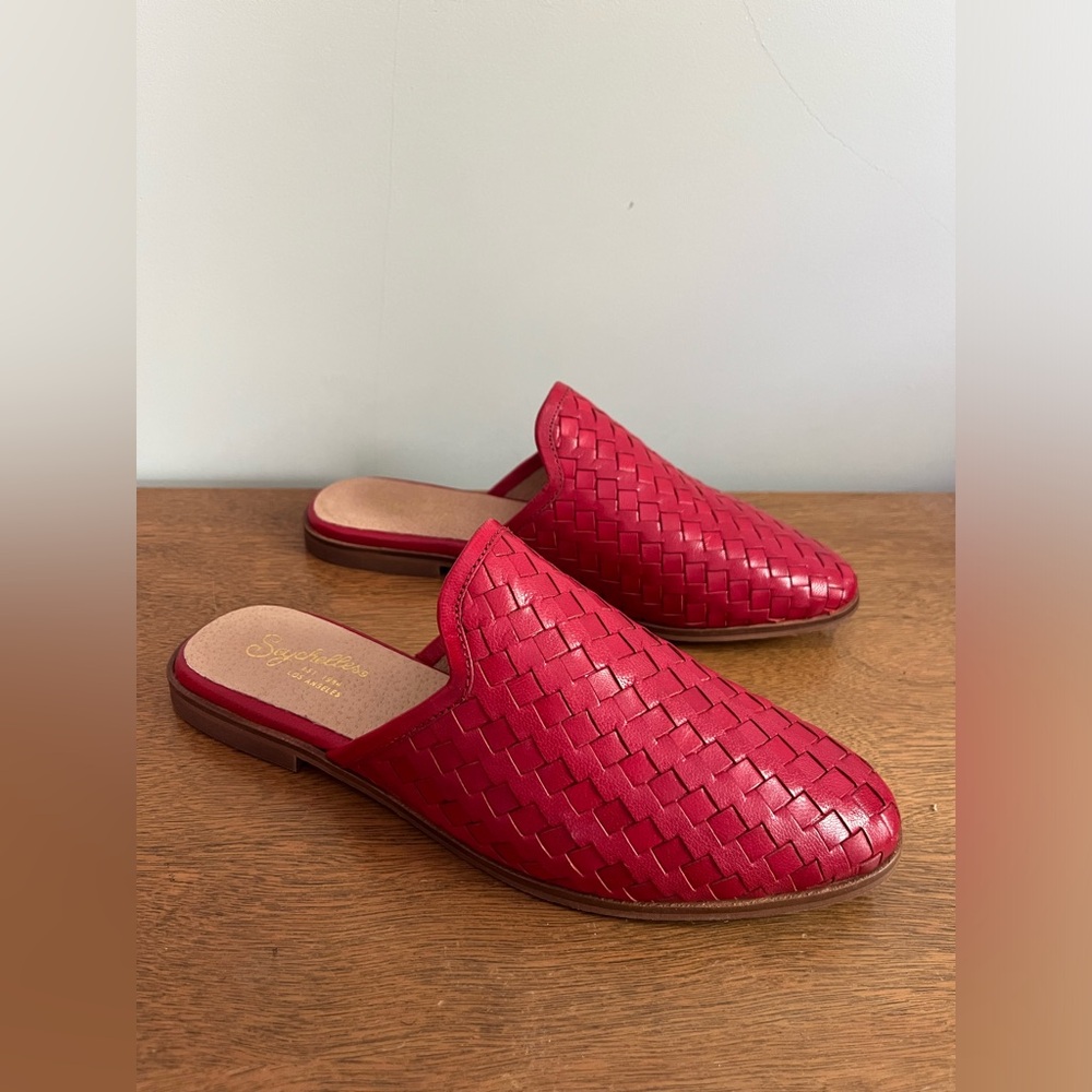 seychelles red woven leather flats NIB